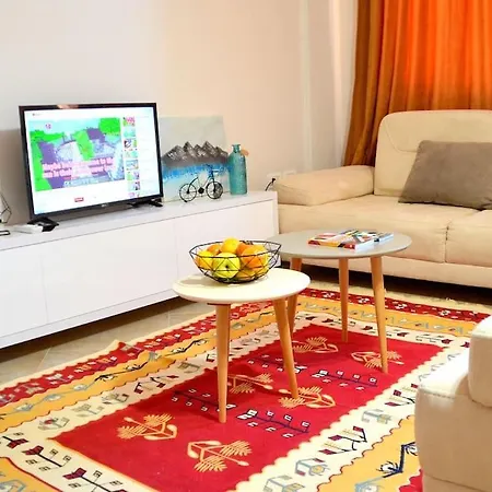 Sunny Flat In The Center Of Tirana, 2 Min. Walk Apartment Exterior photo