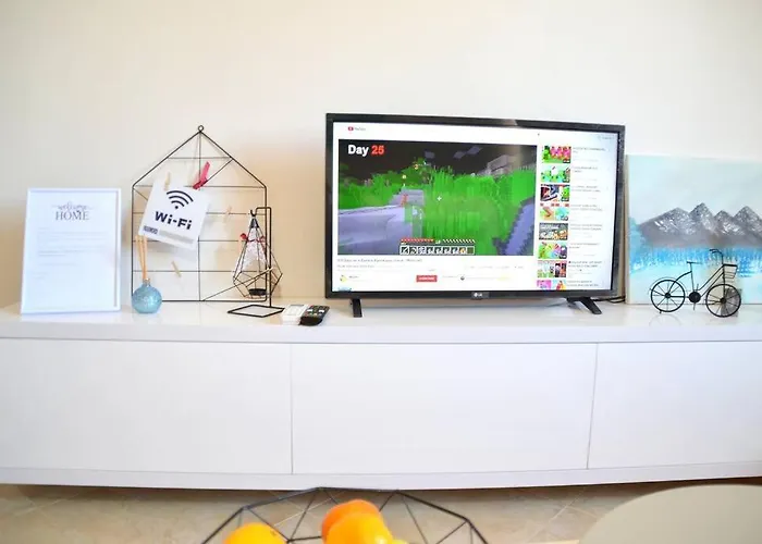 Sunny Flat In The Center Of Tirana, 2 Min. Walk