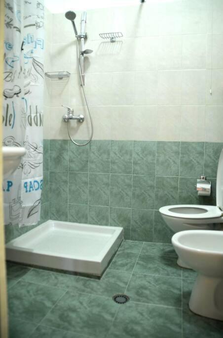 Sunny Flat In The Center Of Tirana, 2 Min. Walk * Tirana