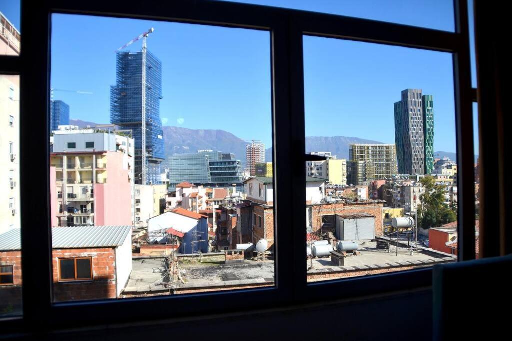 Sunny Flat In The Center Of Tirana, 2 Min. Walk * Tirana